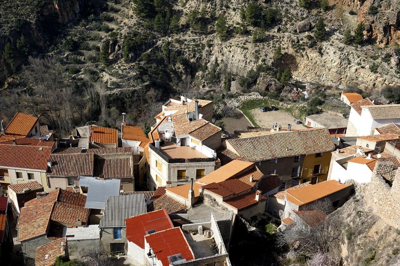Alojamientos Rurales Entre Rocas Ayna Exterior foto
